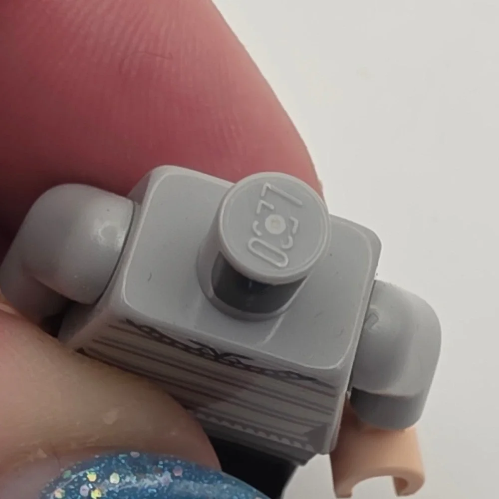 LEGO Minifigure Hermione Granger Small Grey Striped Sweater Excellent